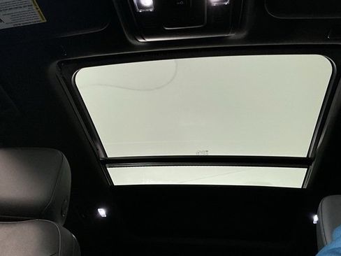 Used 2021 Chevrolet Tahoe LT w/ LT Signature Package image 34