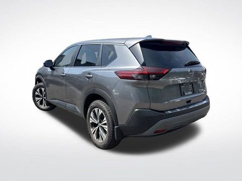 Used 2023 Nissan Rogue SV image 3
