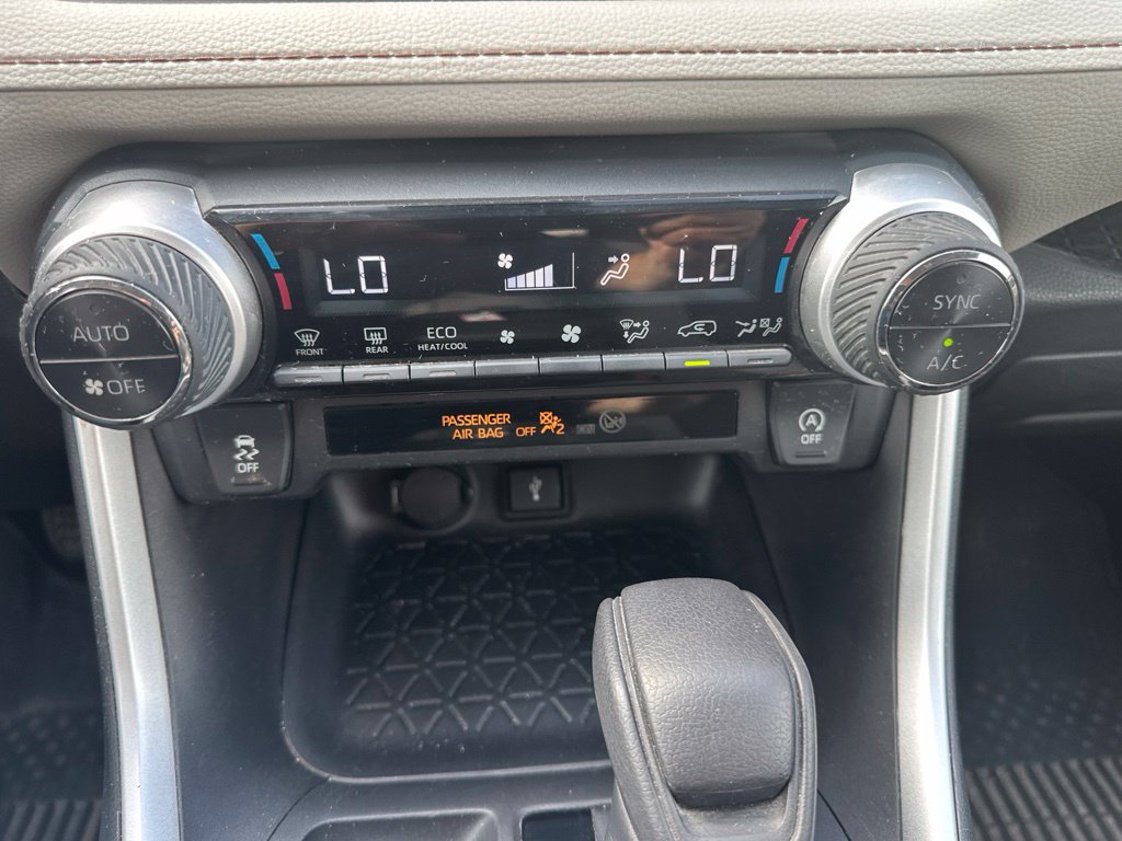 Used 2021 Toyota RAV4 XLE w/ Carpet Mat Package (TMS) AWD/4WD image 48
