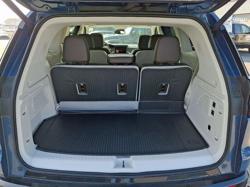 Used 2024 GMC Acadia Denali image 48