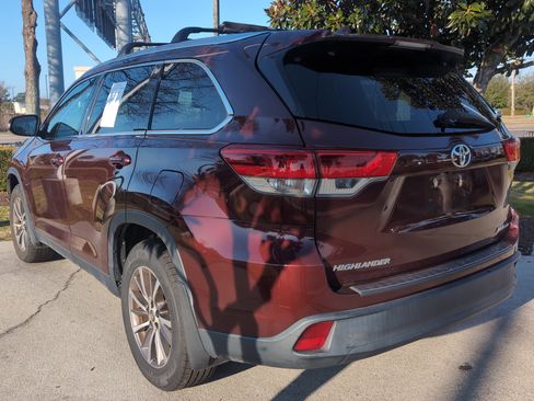Used 2019 Toyota Highlander XLE image 8