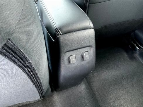 Used 2024 Nissan Kicks SV image 28