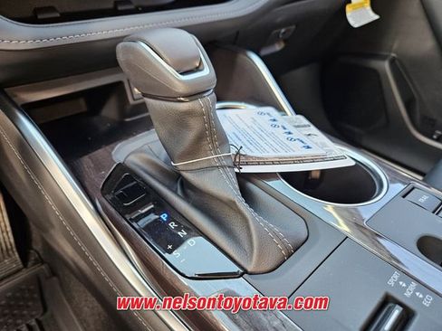New 2026 Toyota Highlander Platinum image 10