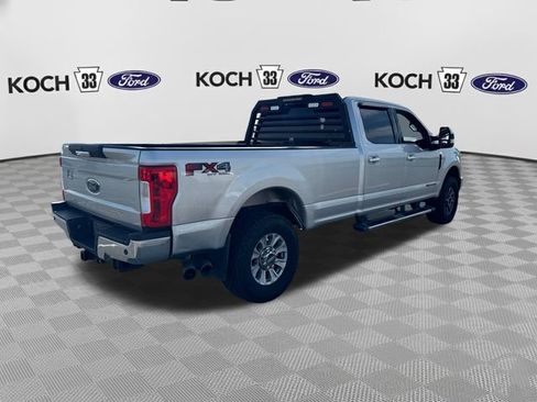 Used 2017 Ford F250 XLT w/ XLT Premium Package AWD/4WD image 8
