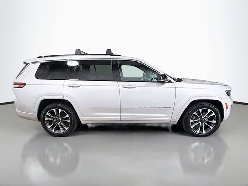 Used 2022 Jeep Grand Cherokee L Overland w/ Advanced Protech Group III AWD/4WD image 11