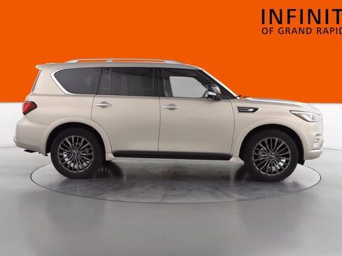 Used 2023 INFINITI QX80 Sensory AWD/4WD image 8