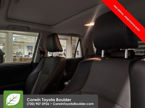 Used 2018 Toyota 4Runner SR5 Premium image 12