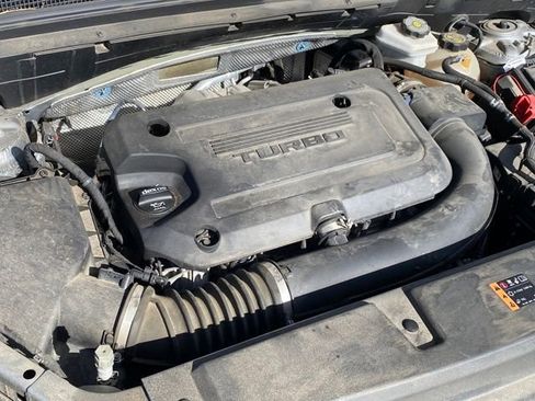 Used 2023 Buick Envision Essence image 17