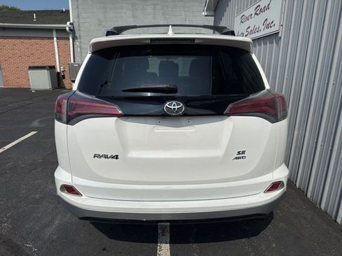 Used 2016 Toyota RAV4 SE image 9