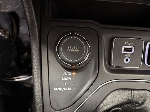 Used 2022 Jeep Cherokee Latitude Lux image 21