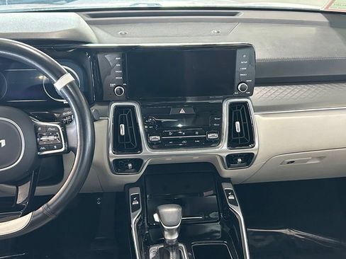 Used 2023 Kia Sorento FWD image 10