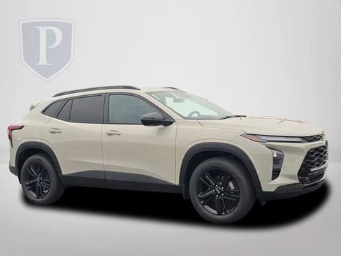 New 2026 Chevrolet Trax ACTIV w/ Driver Confidence Package image 2