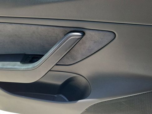 Used 2018 Tesla Model 3 Long Range RWD image 21