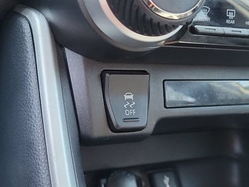 Used 2022 Toyota RAV4 XLE w/ Convenience Package FWD image 26