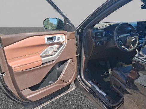 Used 2022 Ford Explorer King Ranch w/ Premium Technology Package AWD/4WD image 22