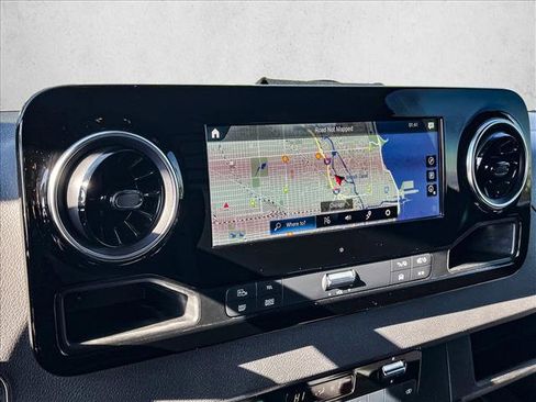 Used 2024 Mercedes-Benz Sprinter 2500 image 12