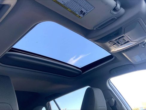 Used 2022 Toyota RAV4 XLE image 13