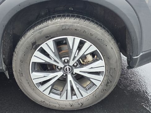 Used 2023 Nissan Rogue SV image 11