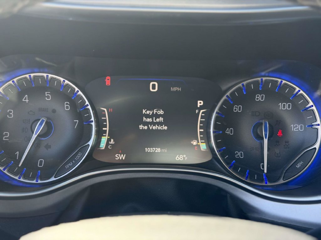 Used 2018 Chrysler Pacifica Touring-L Plus w/ Advanced Safetytec Group FWD image 34