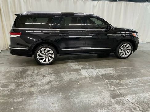 Used 2024 Lincoln Navigator L Reserve AWD/4WD image 2
