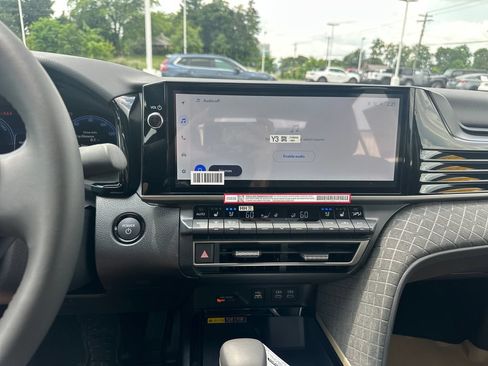 Used 2026 Toyota Camry XLE AWD/4WD image 22