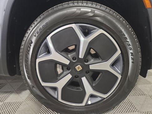 Used 2023 Rivian R1T Adventure image 11