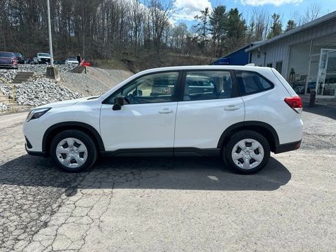 Used 2023 Subaru Forester AWD/4WD image 2