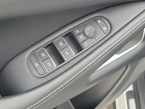 Used 2025 INFINITI QX60 Luxe AWD/4WD image 18