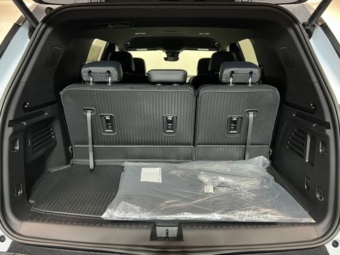 New 2026 Chevrolet Traverse LT w/ Enhanced Driving Package image 24