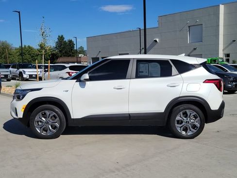 Certified 2024 Kia Seltos LX AWD/4WD image 2