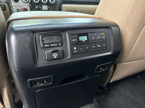 Used 2012 Toyota Sequoia Platinum image 18