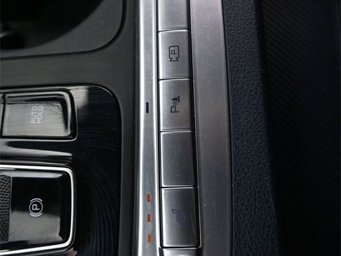 Certified 2025 Kia Carnival EX image 31