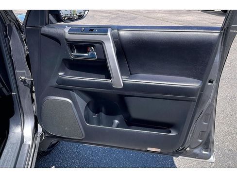 Used 2020 Toyota 4Runner SR5 Premium w/ Moonroof Package AWD/4WD image 25