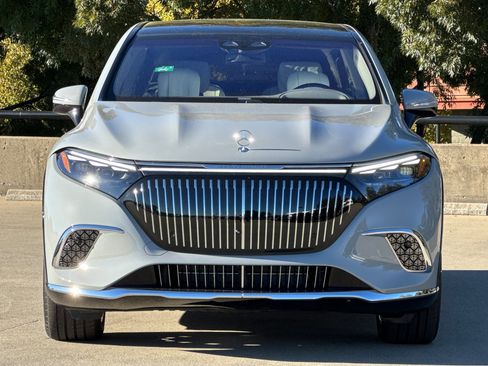 New 2025 Mercedes-Benz Maybach EQS 680 4MATIC image 5