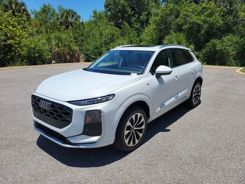New 2026 Audi Q3 quattro 2.0T AWD/4WD image 8
