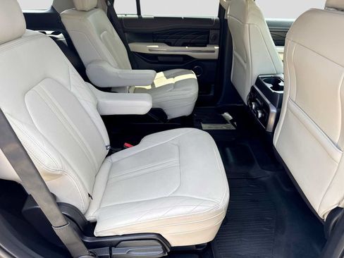 Used 2019 Ford Expedition Platinum AWD/4WD image 20