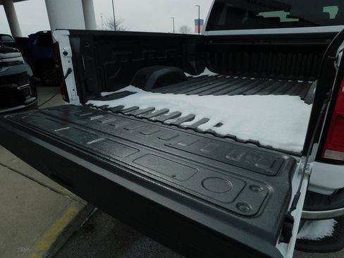 Used 2024 Chevrolet Silverado 2500 LTZ w/ LTZ Convenience Package image 33