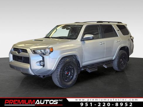 Used 2020 Toyota 4Runner TRD Off-Road AWD/4WD image 1
