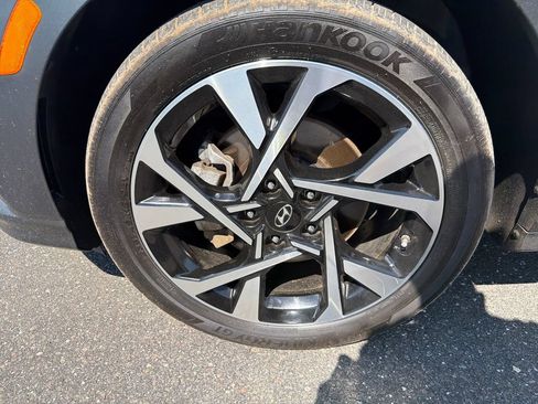 Used 2023 Hyundai Kona Limited AWD/4WD image 11