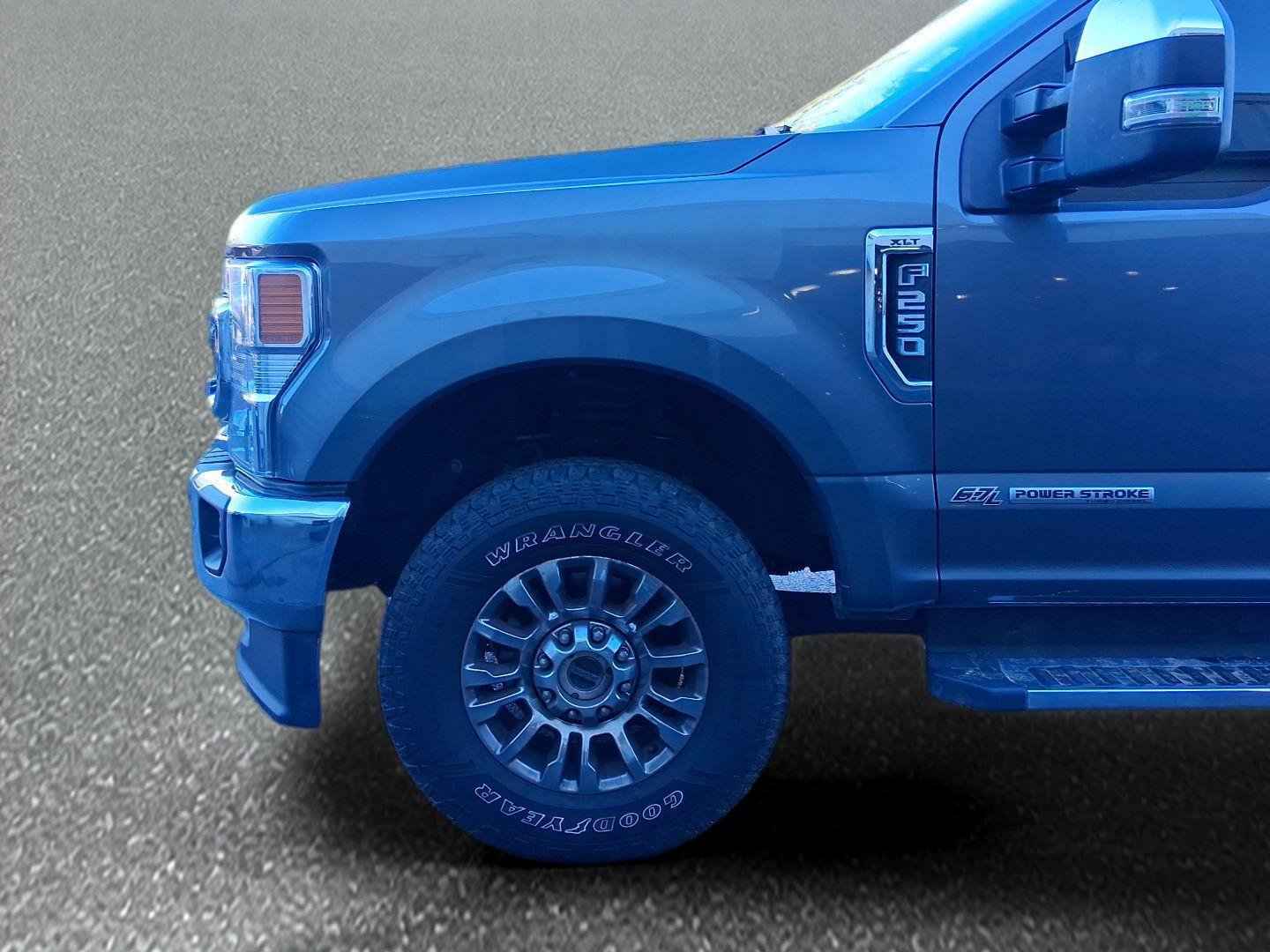 Used 2022 Ford F250 XLT w/ XLT Premium Package AWD/4WD image 7