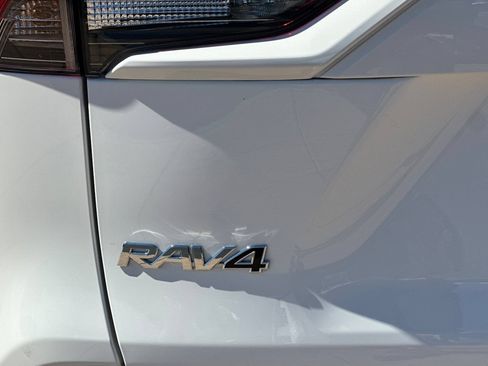 Used 2025 Toyota RAV4 XLE AWD/4WD image 33
