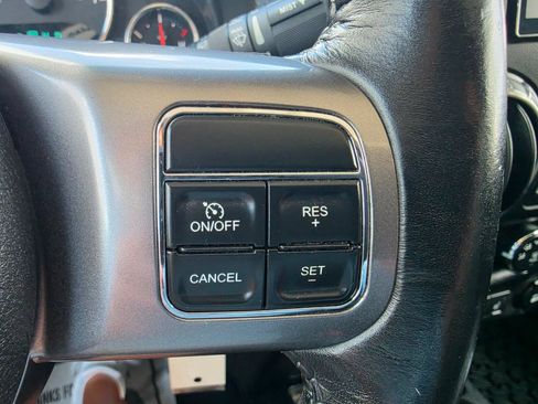 Used 2018 Jeep Wrangler Unlimited Sahara AWD/4WD image 21