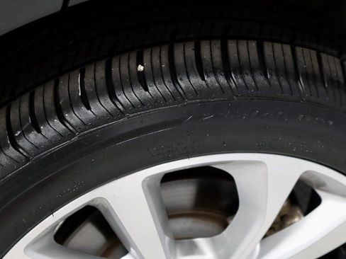 Certified 2022 Ford Explorer Platinum w/ Technology Package image 21