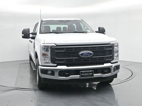 New 2026 Ford F250 XL w/ XL Chrome Package image 54