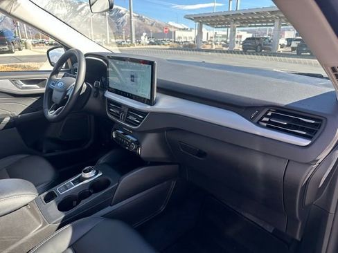 Used 2025 Ford Escape Platinum AWD/4WD image 19