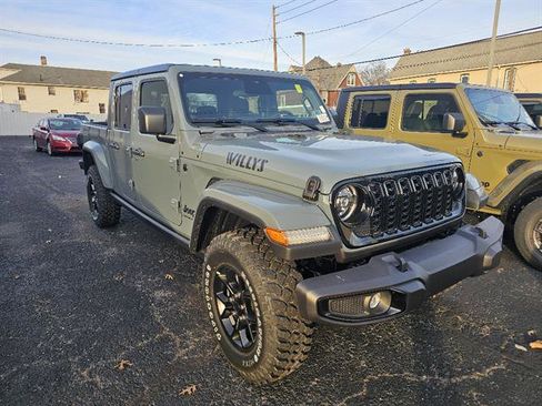 Used 2026 Jeep Gladiator Sport AWD/4WD image 3