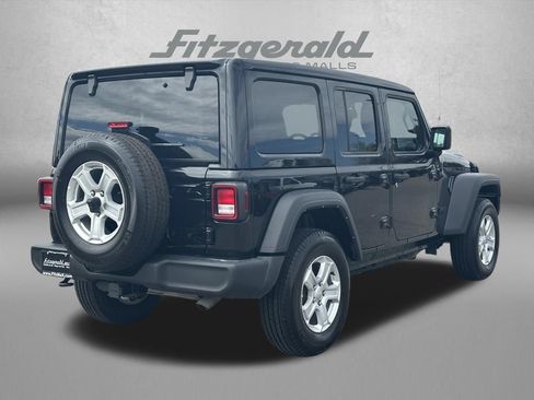 Used 2022 Jeep Wrangler Unlimited Sport w/ Sun And Sound Package AWD/4WD image 5