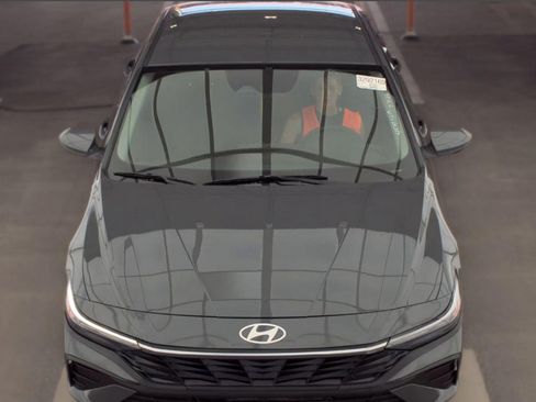 Used 2026 Hyundai Elantra SE FWD image 3