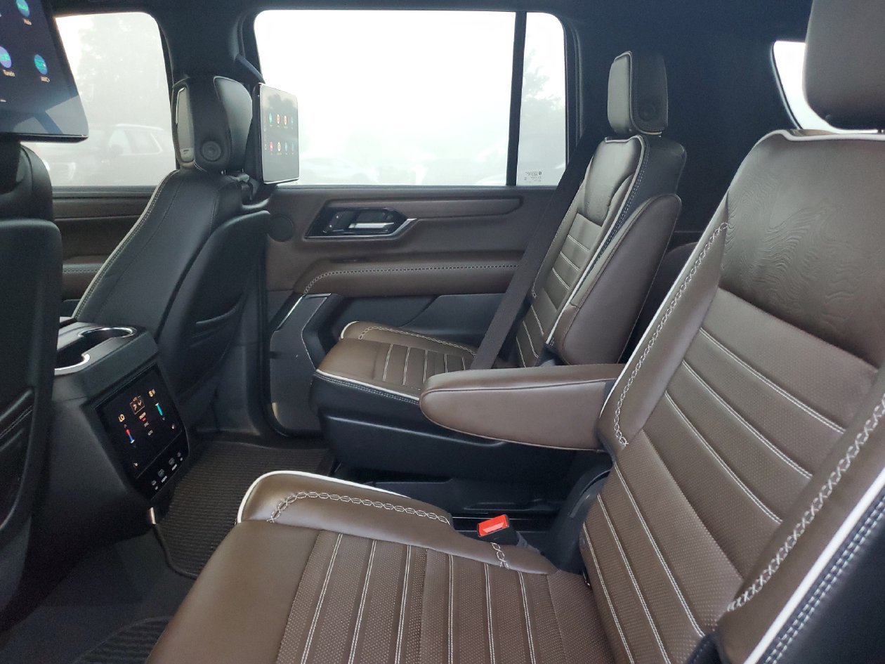 Used 2026 GMC Yukon XL Denali Ultimate AWD/4WD image 10