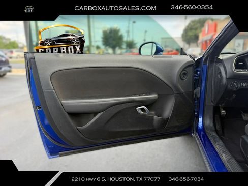 Used 2022 Dodge Challenger SXT w/ Driver Convenience Group image 19